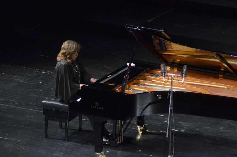 Елена Башкирова, пиано